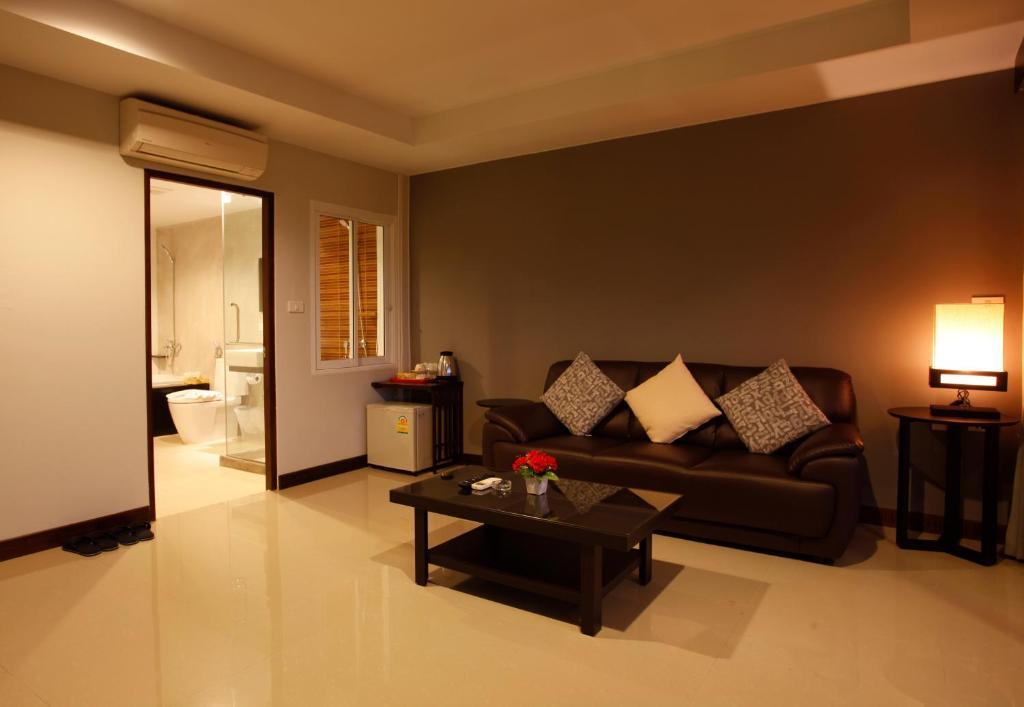 Nize Hotel - Sha Plus Phuket Habitación foto